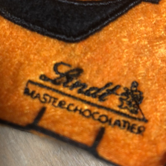 π Halloween Pumpkin Jack-Oβ-Lantern Lindt Master Chocolatier 4βx4β Felt Bags π - Picture 3 of 7